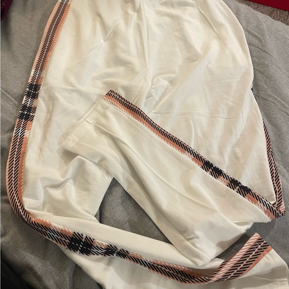 Pants- size small - Picture 3 of 4